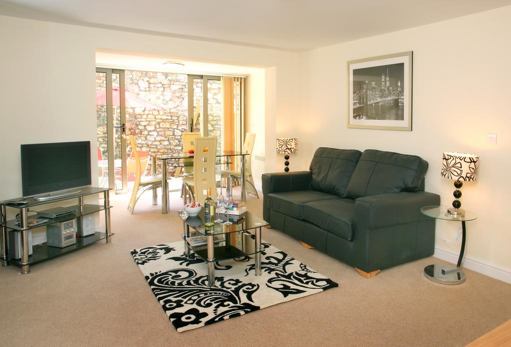 Your Stay Bristol Cotham Lawn ภายนอก รูปภาพ