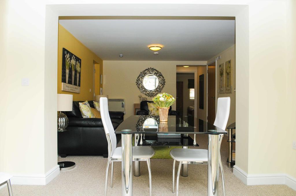Your Stay Bristol Cotham Lawn ภายนอก รูปภาพ