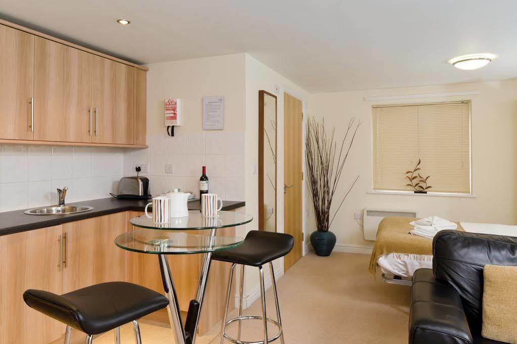 Your Stay Bristol Cotham Lawn ภายนอก รูปภาพ