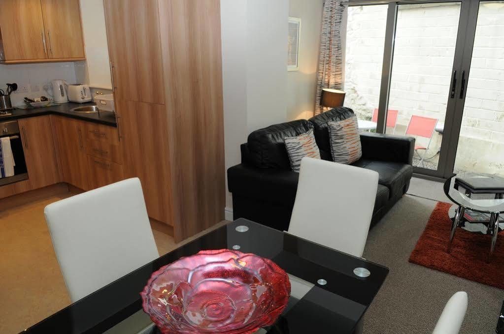Your Stay Bristol Cotham Lawn ภายนอก รูปภาพ