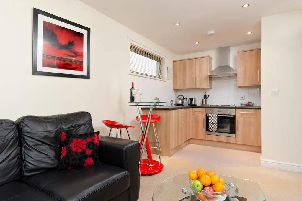 Your Stay Bristol Cotham Lawn ภายนอก รูปภาพ